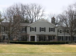 1578 N Cranbrook Rd, Bloomfield Hills, MI 48301