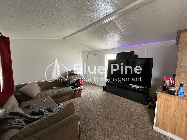 925 Wilson Ave #23 — Photo 5