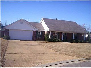 2nd image of 909 Oakwood Cv