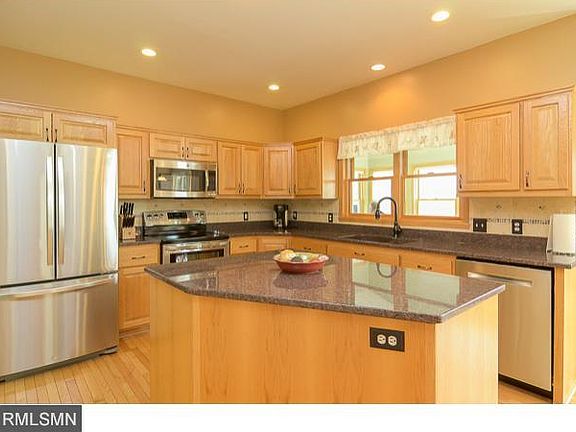 3rd image of 15961 Jarvis St NW