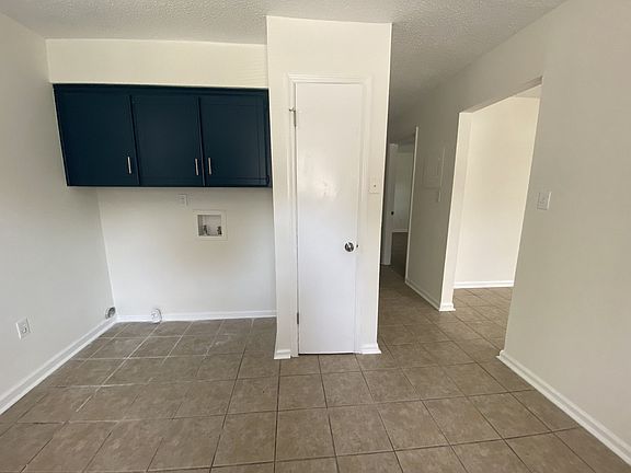 5th image of 817A Brooks Ave