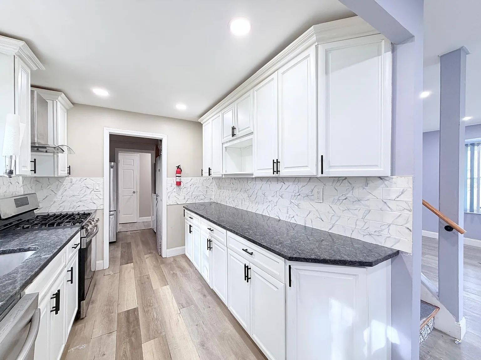 19 David Ct — Photo 2