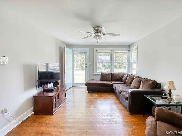 6903 Princess Rd — Photo 4