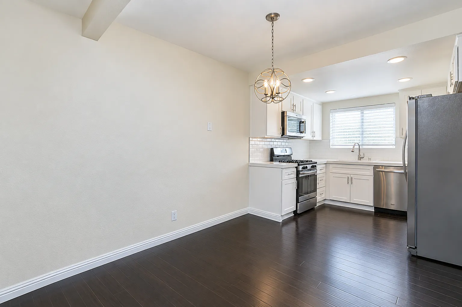 2 bed, 1.5 bath, 1078 sqft, $3,750 — Photo 4