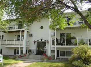 1725 28th Ave S, Grand Forks, ND 58201