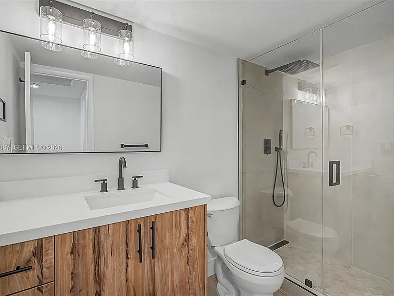 5555 Collins Ave #7B — Photo 11