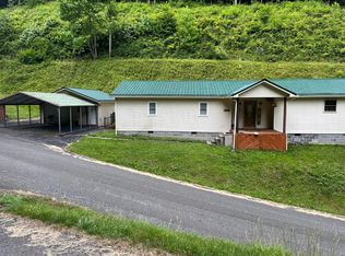 2474 Bear Branch Rd, Vansant, VA 24656