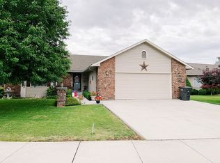 909 S 79th Ave, Yakima, WA