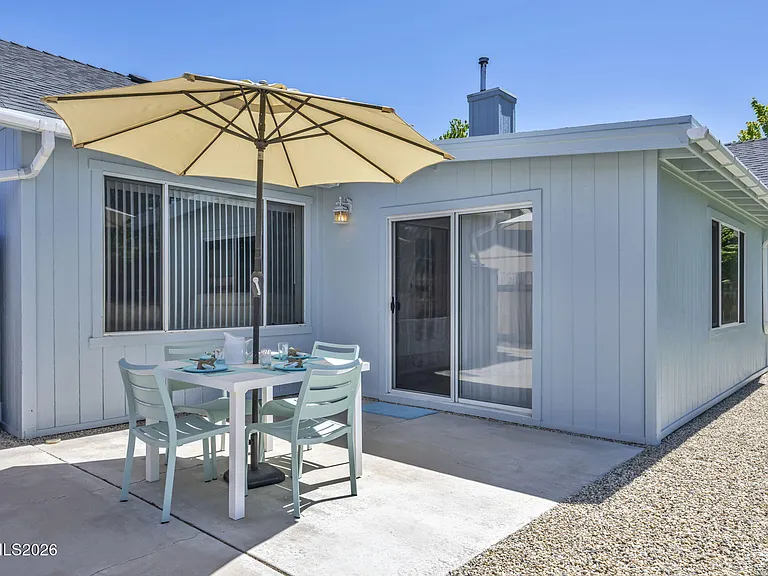 1331 Victoria Dr — Photo 10