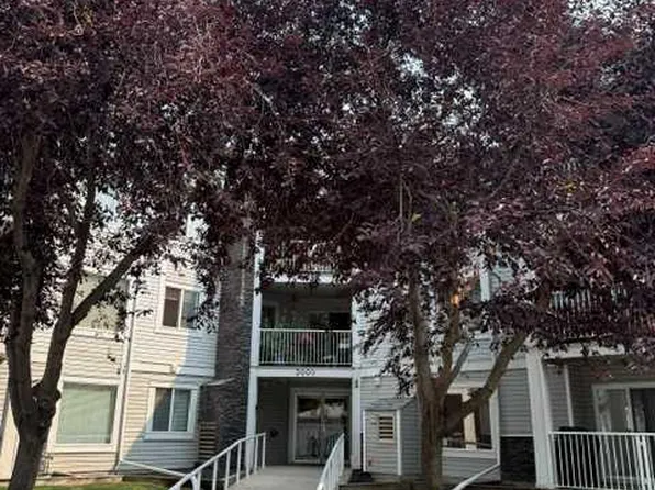 3205 SW Valleyview Park SE #205, Calgary, AB T2B 3R6