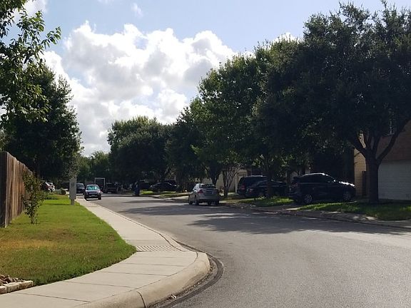 4th image of 8607 Dumaine