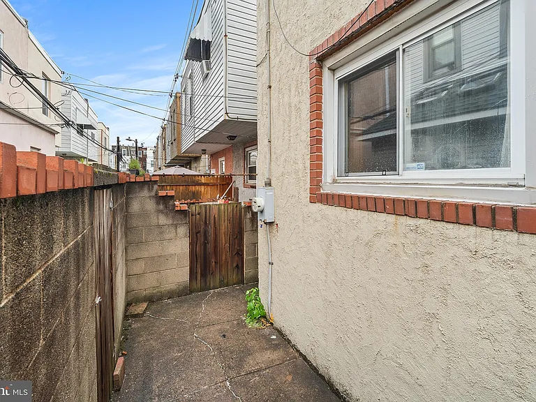 2336 S Carlisle St — Photo 19