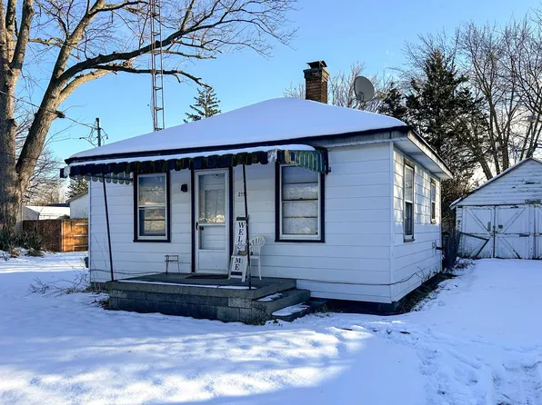 2116 Webber Ave, Burton, MI 48529