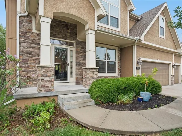 2210 NE 111th St, Kansas City, MO 64155