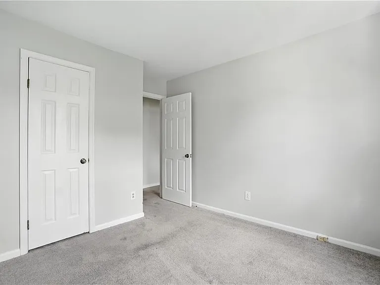 4636 Marlwood Way — Photo 3