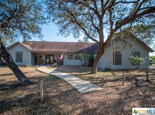 1099 Scenic Loop Dr, Goliad, TX 77963