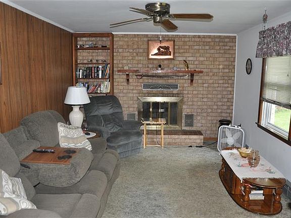3rd image of 101 Dickson Pl