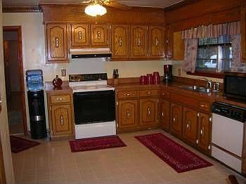 2nd image of 827 Fontaine Ave