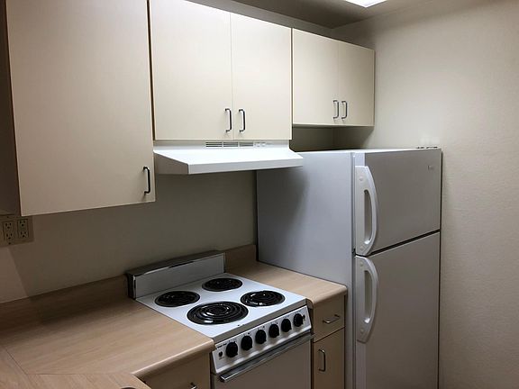4th image of 2400 4th Ave APT 117