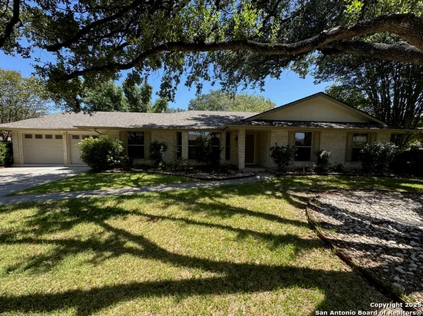 409 Fenwick Dr, Windcrest, TX 78239
