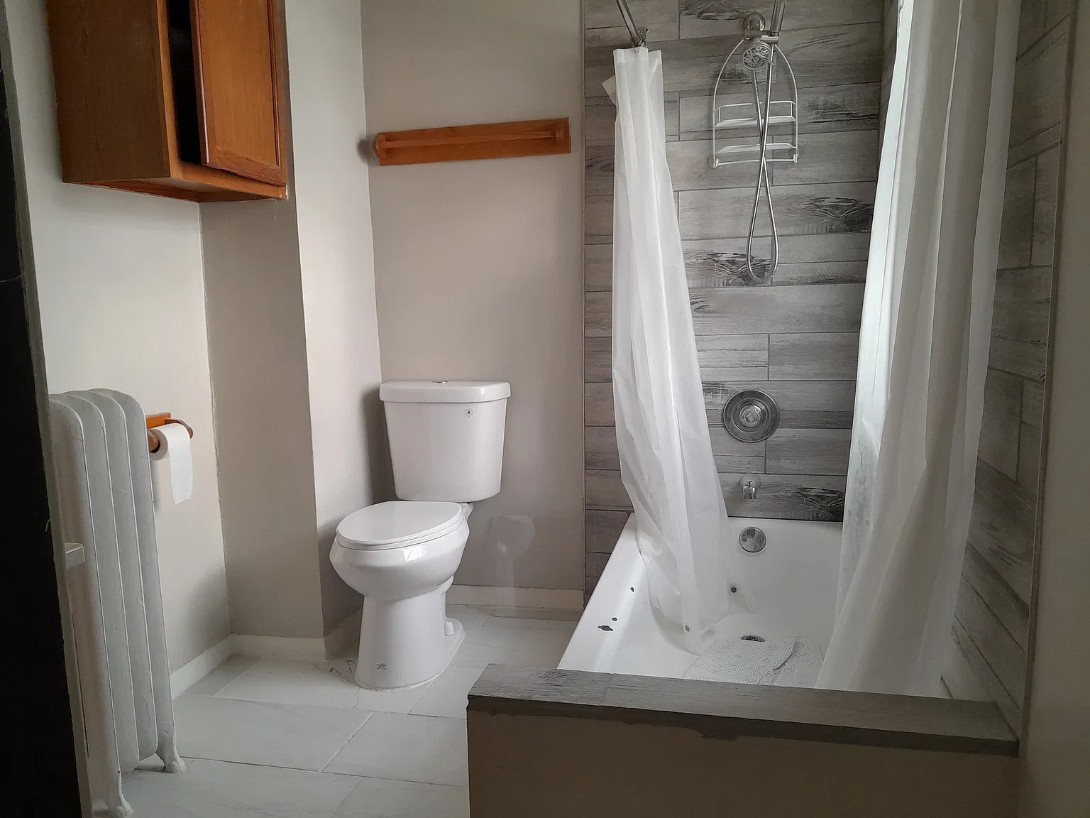 1 bed, 700 sqft, $1,300 — Photo 2