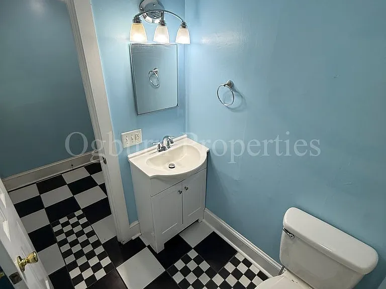 409 Granville Dr — Photo 9