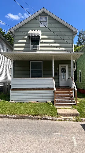 323 School St Photo 1