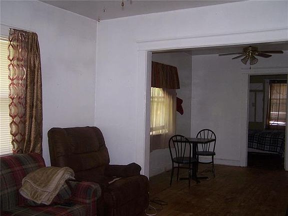 4th image of 6729 Chestnut Ave