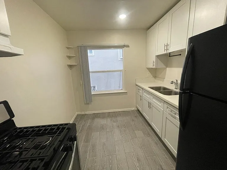 548 N Alexandria Ave #11 — Photo 4