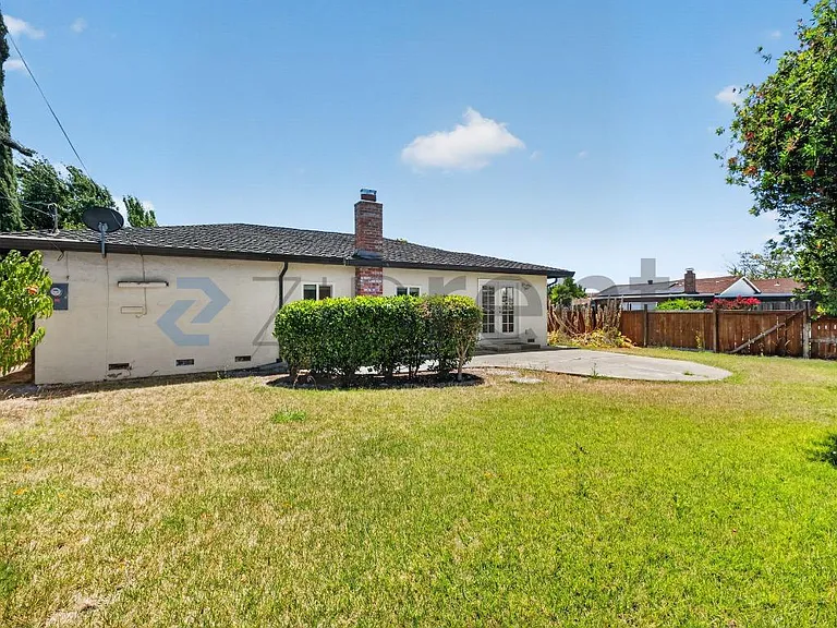 648 San Lorenzo St — Photo 28