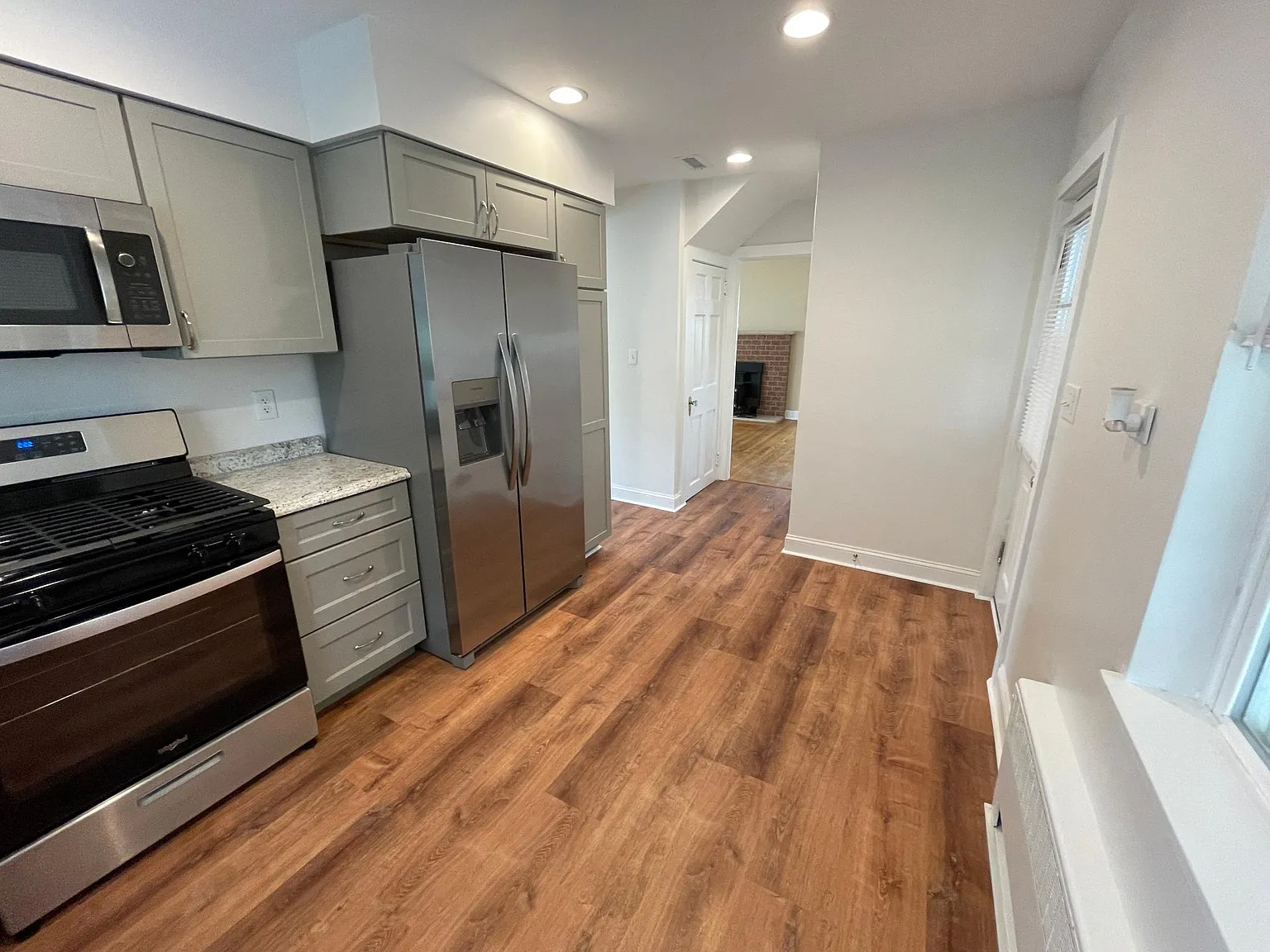 2 bed, 1.5 bath, 1200 sqft, $2,650 — Photo 3