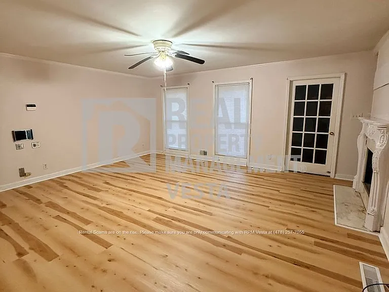 5116 Pineridge Dr — Photo 9