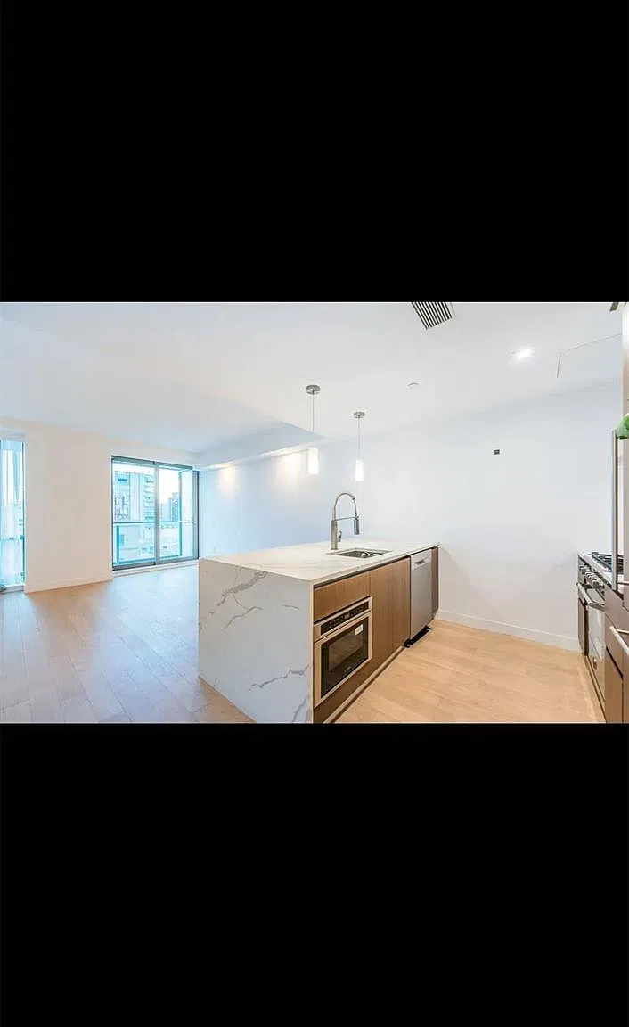 2 bed, 2.0 bath, 858 sqft, $4,000 — Photo 3