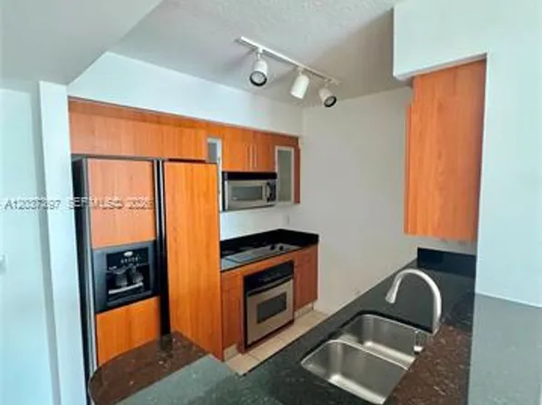 325 Biscayne Blvd #1116, Miami, FL 33130