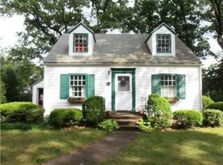 3616 Oakcrest Dr, South Bend, IN 46615