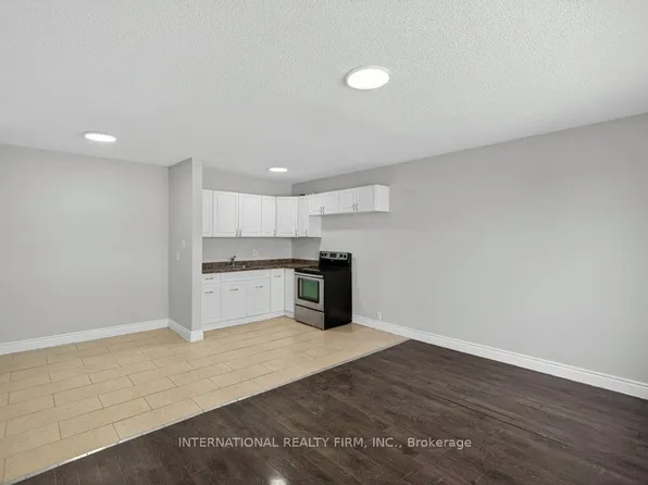 295 Melvin Ave #303, Hamilton, ON L8H 2K6