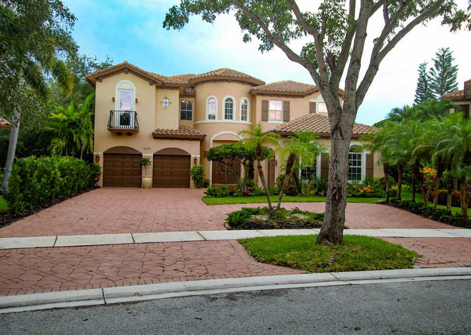 1st image of 4024 Artesa Dr