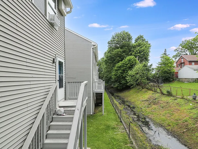 Chestnut Townhomes — Photo 45