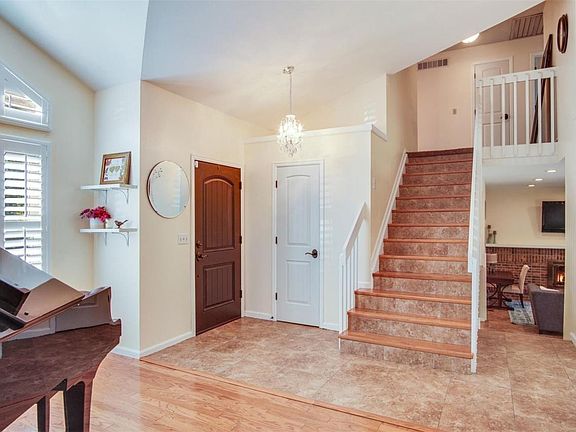 3rd image of 4015 W 99th Pl