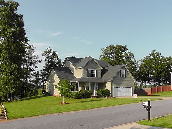 2nd image of 15 Chalice Hill Ln