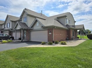 8237 W Auburn Ln, Frankfort, IL 60423