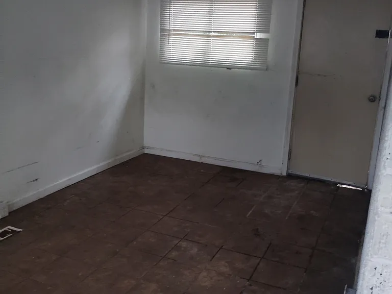 3729 Avondale Ave — Photo 9