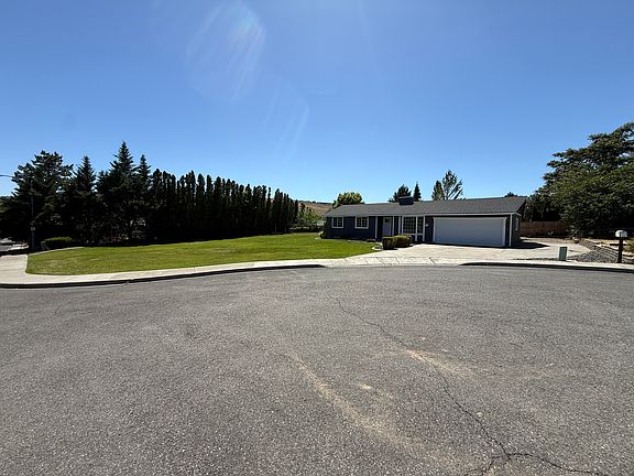 2nd image of 1108 S Kellogg St