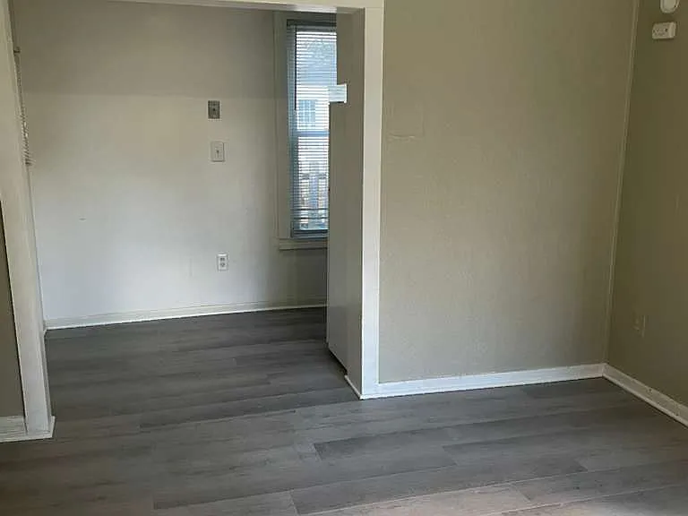 17 Stapleton St — Photo 4