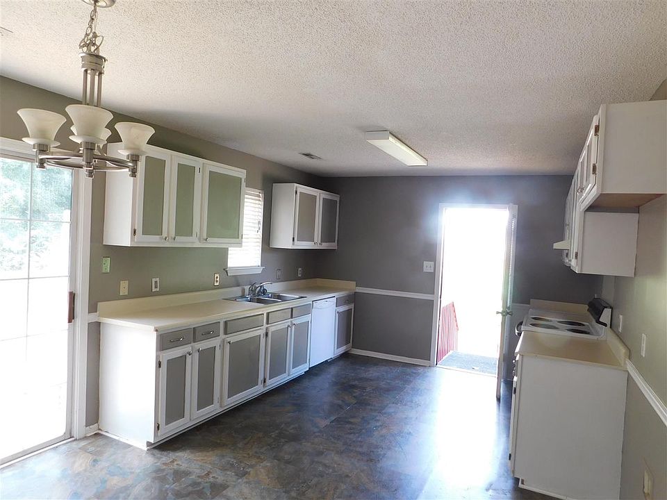 1st image of 520 Holly Run Ct