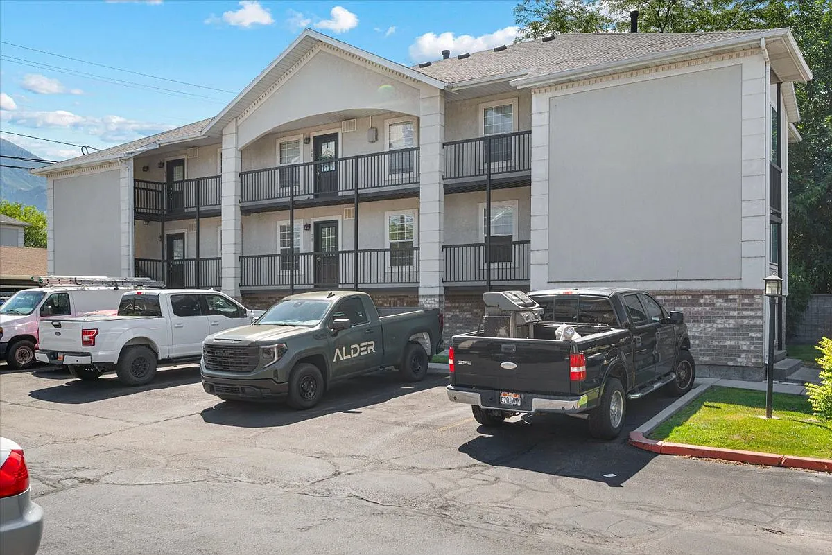 Building Photo - 876 N 600 W #29