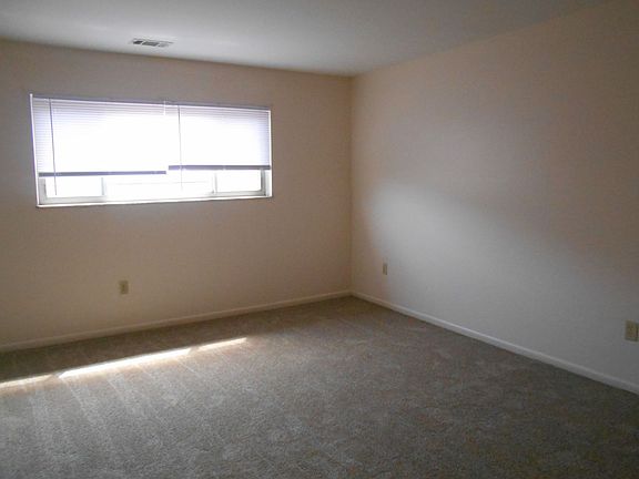 4th image of 1382 Highland St APT C2