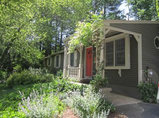 374 Grand Valley Rd, Springfield, MA 01128