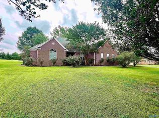 137 County Road 499, Trinity, AL 35673