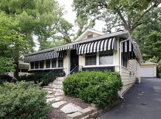 2107 Grandview Dr, Saint Louis, MO 63131